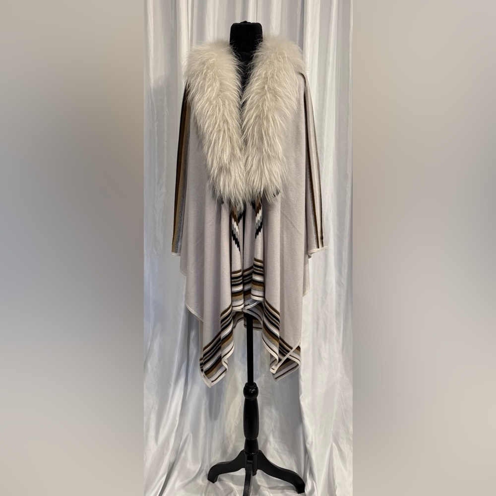 Double D Ranch poncho / faux fur vest